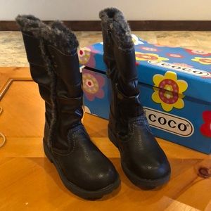 NWT little girls boots